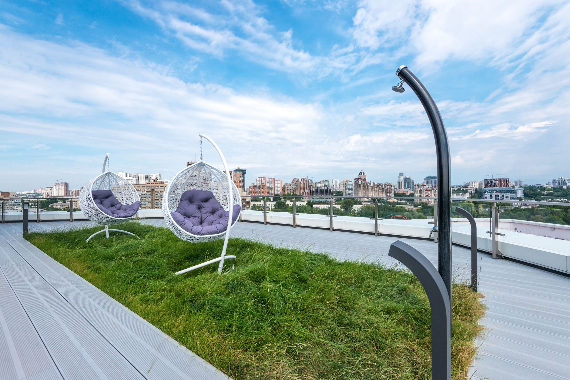 Hillside Apartments Morena: What the Rooftop, In-Unit Laundry, and 24-Hour Market Actually Mean Day-to-Day